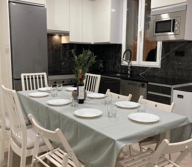 Logrono City Centre Apartment | MON ART - Piso turístico en el centro de Logroño - ESTACIÓN DE TREN LOGROÑO
