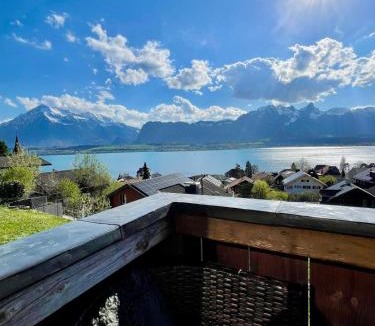 Hilterfingen Apartment | Mon Bijou Chalet au Lac