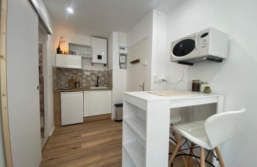 Port Rive Gauche Apartment | Mon petit studio à la mer