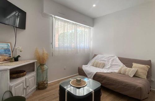 Port Rive Gauche Apartment | Mon petit studio à la mer