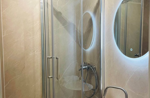 Quartier du Mail House | Mona Lisa - Paris Louvre