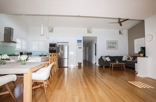 Mona Vale House | Mona Vale Coastal Escape