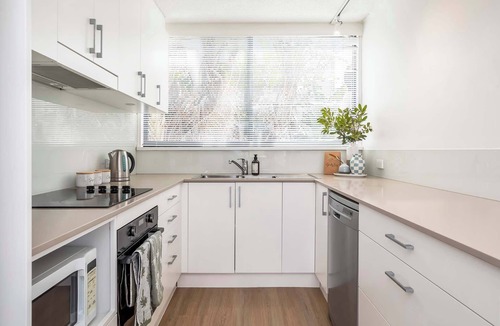 Mona Vale Apartment | Mona Vale Surf to Tee