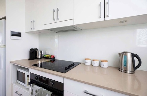 Mona Vale Apartment | Mona Vale Surf to Tee