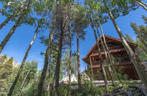 Garfield House | Monarch Crest Chalet- Sauna and Pet Friendly