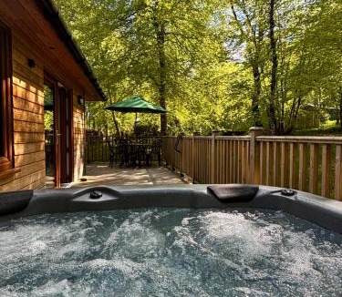 Lewiston House | Monarch Lodge 13 with Hot Tub