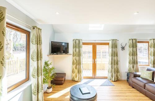 Lewiston House | Monarch Lodge 14 with Hot Tub