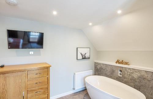 Lewiston House | Monarch Lodge 14 with Hot Tub