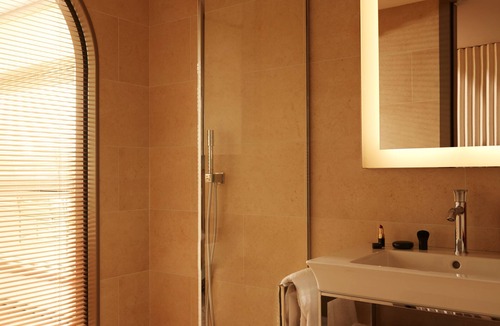Chartrons Hotel | Mondrian Bordeaux Les Carmes