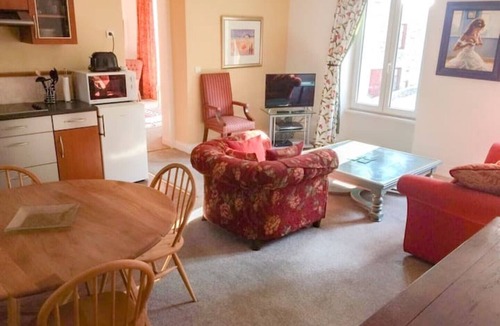 Lehon Apartment | Monet Apartment - charming apartment with river view