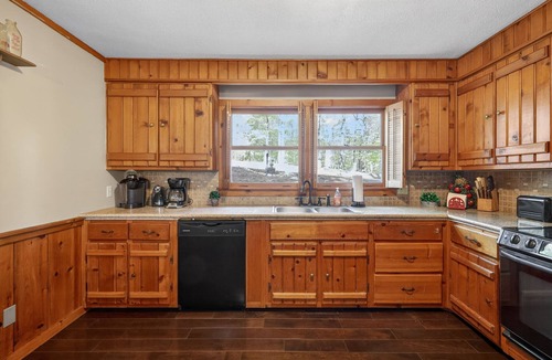 High Point House | Moneta Memories — Hot Tub & Fire Pit