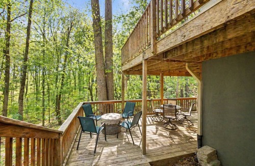 High Point House | Moneta Memories — Hot Tub & Fire Pit