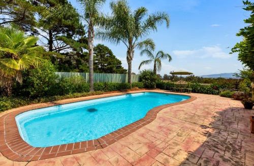 Mansfield House | Monkey Gully Retreat - Pool - Mansfield - Sleeps 9