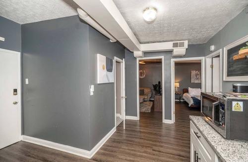 Newport Condo | Monmouth Loft 4 | Walk to Shops