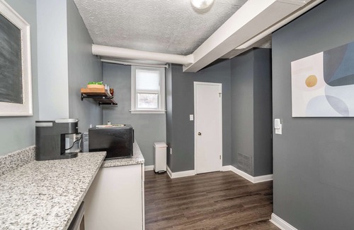 Newport Condo | Monmouth Loft 4 | Walk to Shops