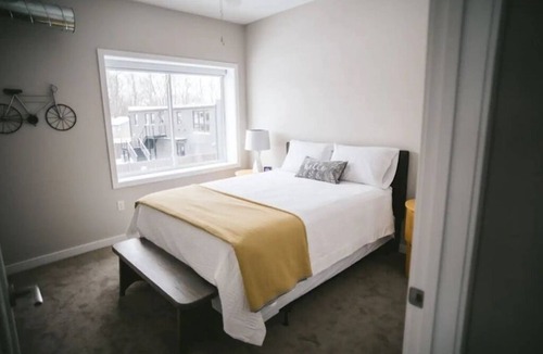 Bridgman Hotel | Monogram Inn- Driftwood (Room #16)