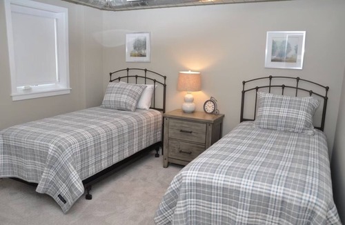Bridgman Hotel | Monogram Luxury Condo-Lakeside (Suite #3)