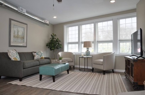 Bridgman Hotel | Monogram Luxury Condo-Lakeside (Suite #3)