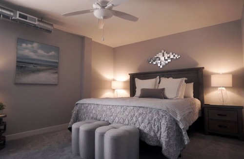 Bridgman Hostel | Monogram Luxury Condo - Sunset (Suite #2)