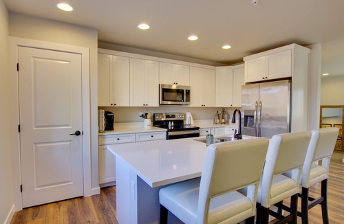 Monroe Apartment | Monroe Apartment Near Evergreen State Fairgrounds!