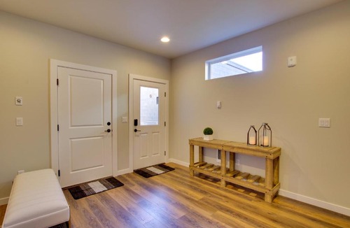 Monroe Apartment | Monroe Apartment Near Evergreen State Fairgrounds!