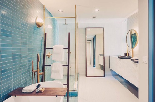 South River City Hotel | Monroe Suite at Trendy South Congress Hotel Austin