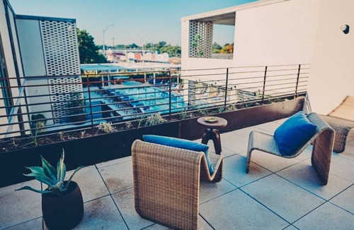 South River City Hotel | Monroe Suite at Trendy South Congress Hotel Austin