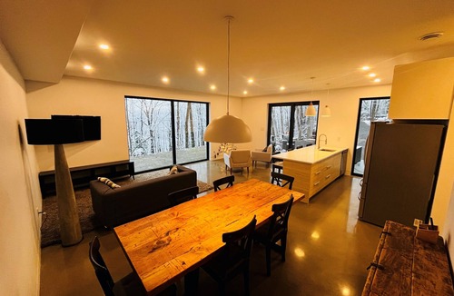 Bromont Apartment | Mont-Aki's Loft, at the top of the Mountain!