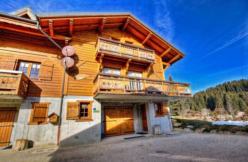 Le Praz de Lys Ski Chalet | Mont Blanc views from this spacious chalet