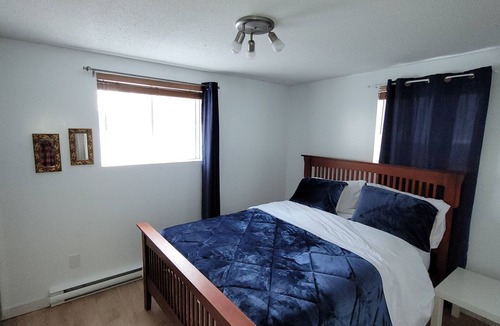Cantley Cottage | Mont Cascade Lakefront Villa - 30 minutes from Ottawa ; ski hill ; Boating ;