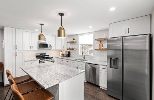Belmont House | Mont G | 30 + Day Rental | Walk Downtown