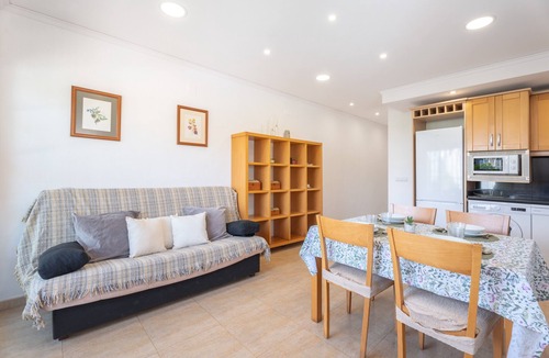 Cullera Apartment | Mont Pele Apartment with Private Terrace, Wi-Fi, and Air Conditioning