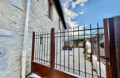 Bassens Apartment | Mont Pellat - Spacieux studio au Charme Unique