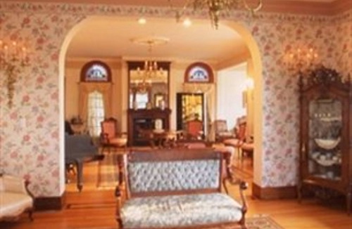 Bellevue Bed & Breakfast | Mont Rest Inn