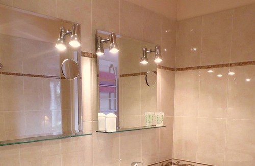 Saint-Jean-le-Thomas House | Mont Saint Michel Bay