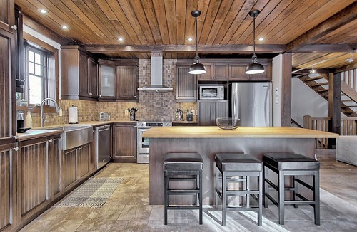 Saint-Faustin-Lac-Carre Ski Chalet | ❤️ Mont-Tremblant Ski-in/Ski-out Chalet | Hot Tub | Pool Table