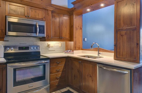 Mont-Tremblant Condo | Mont-Tremblant - Les Manoirs | 102-8