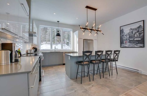 Mont-Tremblant House | Mont Tremblant -Newly Built Home. SKI ,HIKE, EXPLORE NATURE Private Hot Tub!