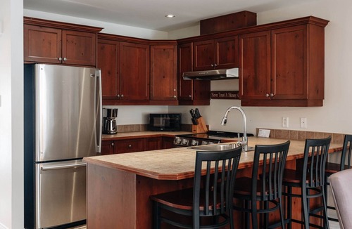 Mont-Tremblant House | Mont Tremblant ~ The Bête Bunker ~ Golf & Skiing