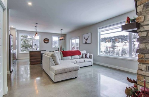 Saint-David-de-Falardeau Ski Chalet | Montagnard | Tavata Chalets | Valinouët