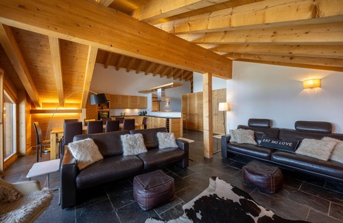 Saint-Pierre-de-Clages Apartment | Montagnard 12 - Spa Access