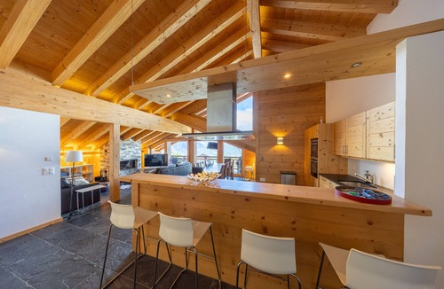Saint-Pierre-de-Clages Apartment | Montagnard 12 - Spa Access