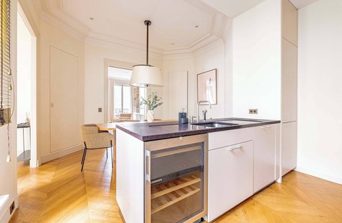 Champs-Elysees Apartment | Montaigne Dream 3Bed 3Bath in Triangle d’Or