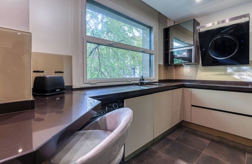 Champs-Elysees Apartment | MONTAIGNE EXECUTIVE SUITE