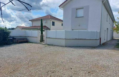 Montalieu-Vercieu House | MONTALIEU SEJOUR Maison Les Lys