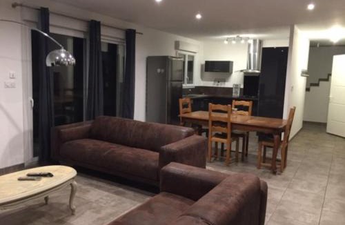 Montalieu-Vercieu House | MONTALIEU SEJOUR Maison Les Lys