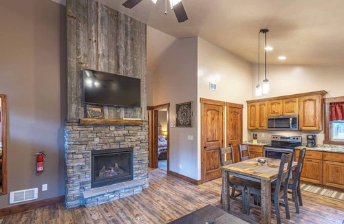 West Yellowstone Cabin | Montana Cabin Summary