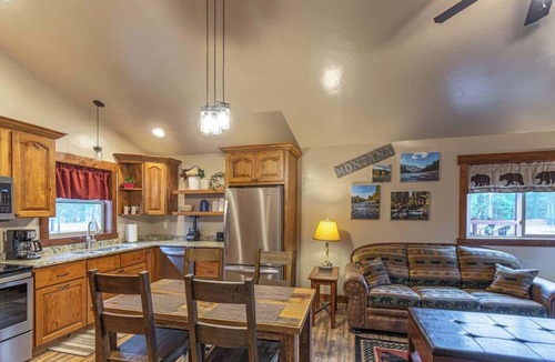 West Yellowstone Cabin | Montana Cabin Summary