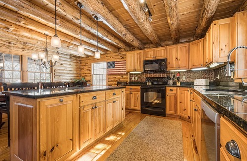 Mountainside House | Montana East | Stunning Cabin, Mountain Views!