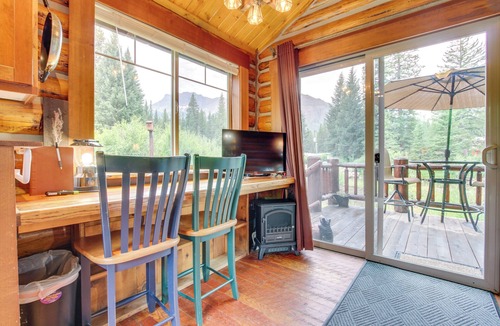 Cooke City-Silver Gate Apartment | Montana Mountain Getaway - 1 Mi to Yellowstone!